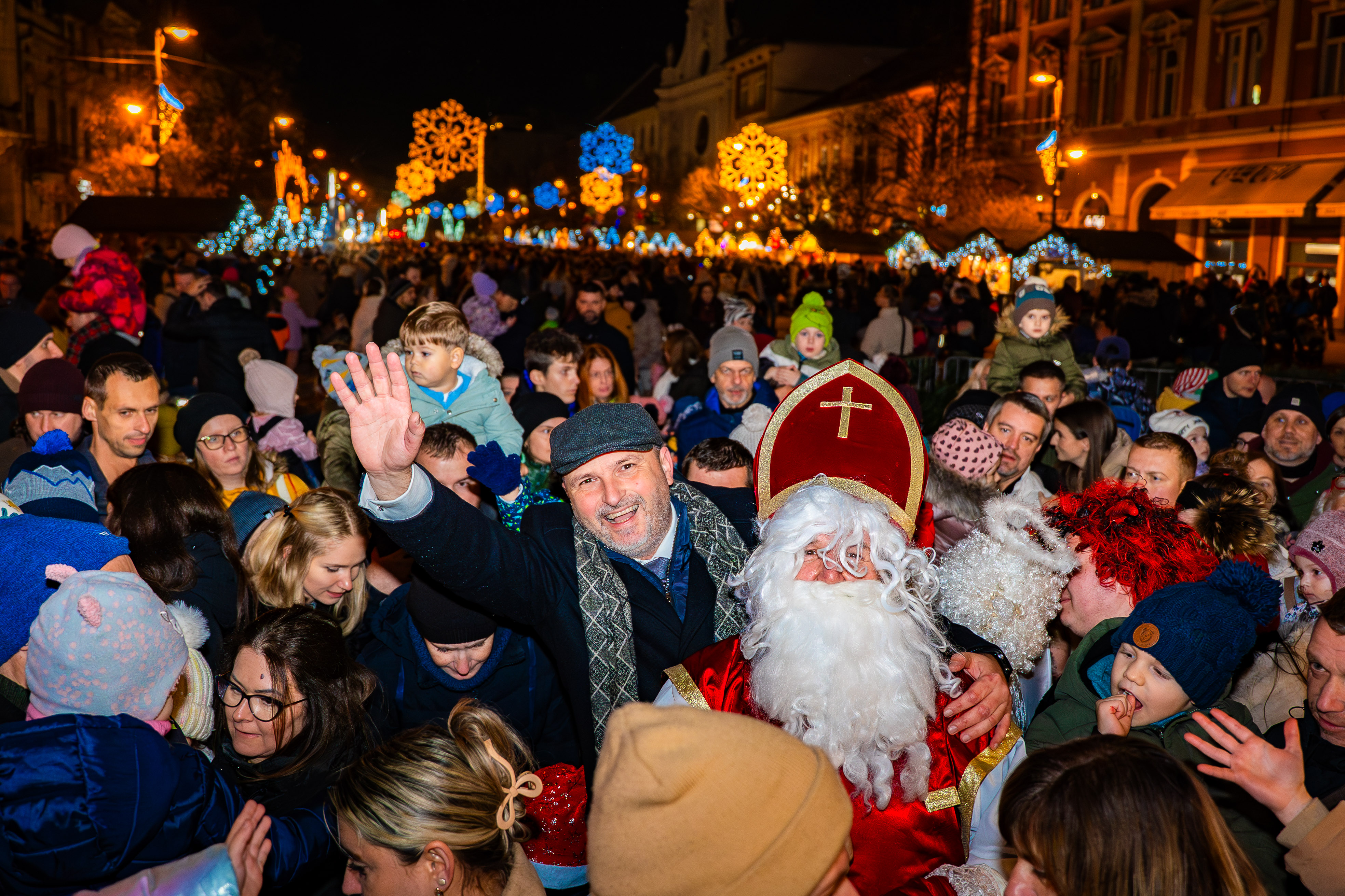 Kosicke rozpravkove Vianoce - Mikulas na Hlavnej-31